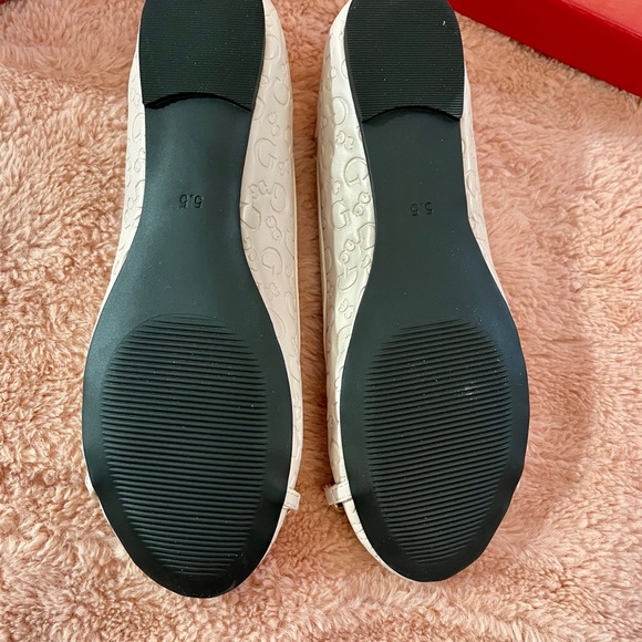 Guess flats - Picture 5 of 5